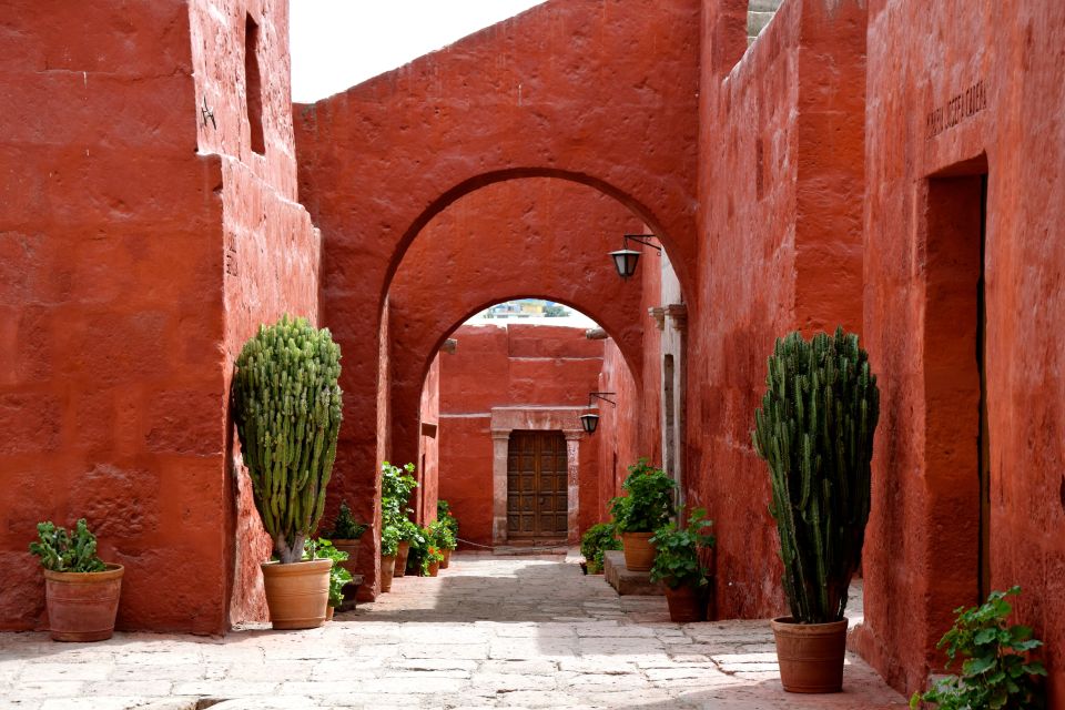 Arequipa: City and Country Tour - Andenes de Paucarpata Terraces: Microclimates You Can See