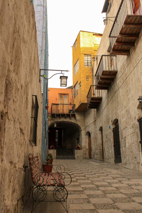 Arequipa: Walk through the Historic Center of the City - Key Highlights You’ll Notice Fast