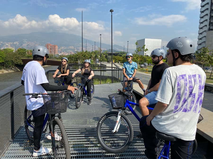 Bike Tour Medellin with Snacks and Local Beer - Why a 4-hour Medellín bike loop makes sense