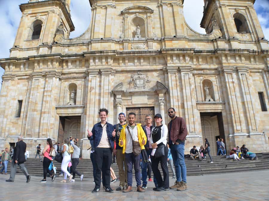 Bogotá: 3-Hour Private Tour of La Candelaria - La Concordia Marketplace: Fruit and Juice That Makes the City Taste Real
