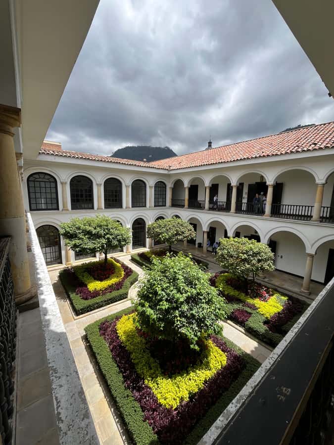 Bogotá: City Tour, Monserrate, Gold Museum, Plaza de Bolivar - Small details that make the day smoother