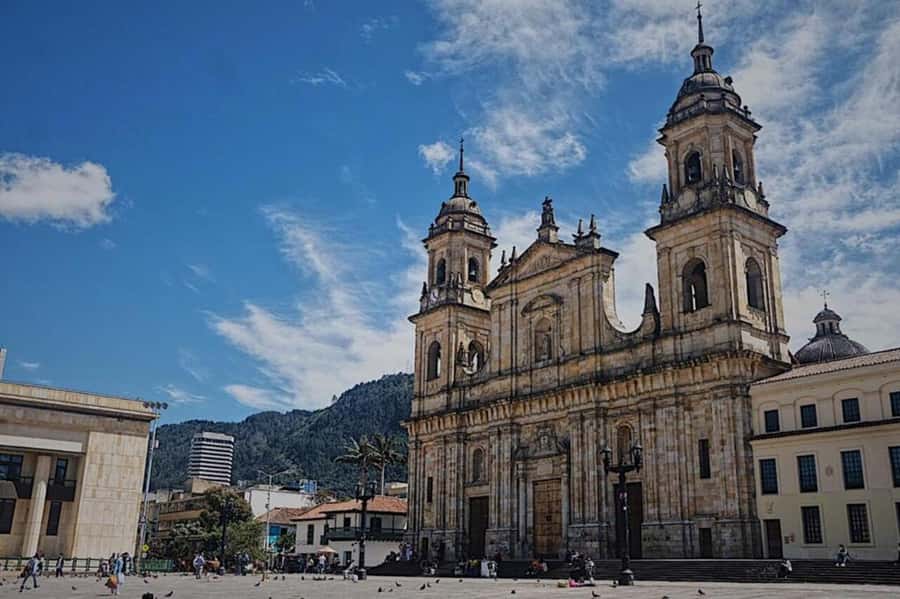 Bogotá: Guided La Candelaria Walking Tour - Key things you will notice on this tour