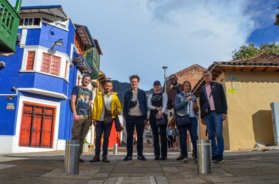 Bogotá: Guided La Candelaria Walking Tour - Street art alleys: the story behind the walls