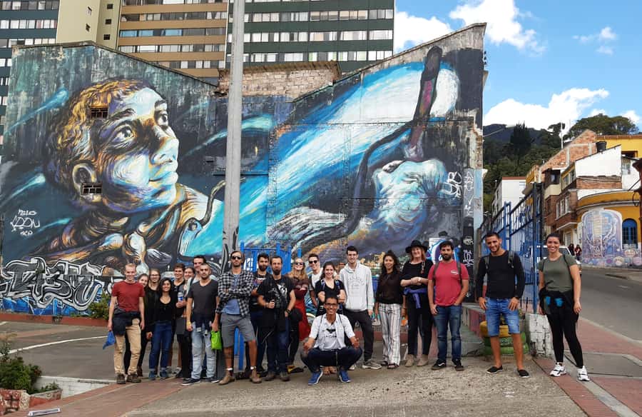 Bogotá: La Candelaria Graffiti & Urban Art Guided Tour - Price and logistics: is $16 good value for 150 minutes?
