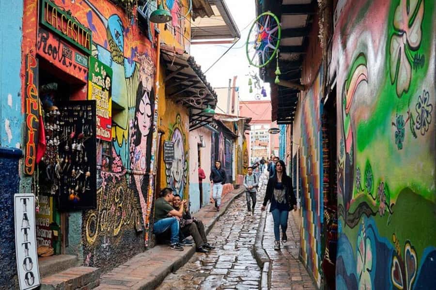 Bogotá: Private City Tour, Monserrate, Emerald and Botero - La Candelaria on Foot: Culture, Architecture, and Direction