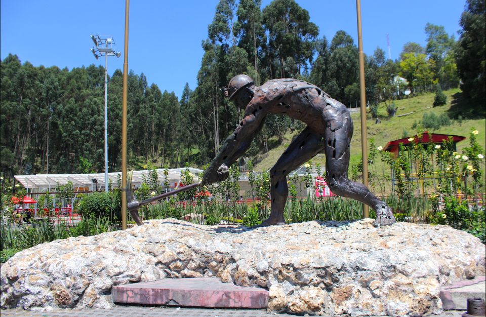 Bogotá: Salt Cathedral Private Tour with Entry Ticket Basic - How Zipaquirá town time fits the day: lunch and an easy wandering break