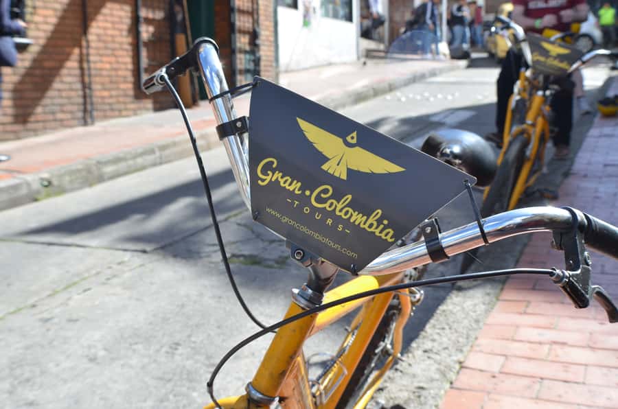 Bogotá: Shared Bike Tour - Chorro de Quevedo Plaza: the easy first story stop