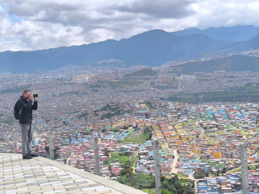 Bogotá´s Barrios: El Paraíso Favela Tour with Cable Car - How long it really takes: plan your day around transit time