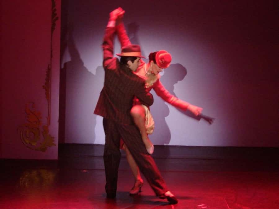 Buenos Aires: Cafe Los Angelitos Tango Show, Optional Dinner - The tango show: from classic drama to contemporary interpretations