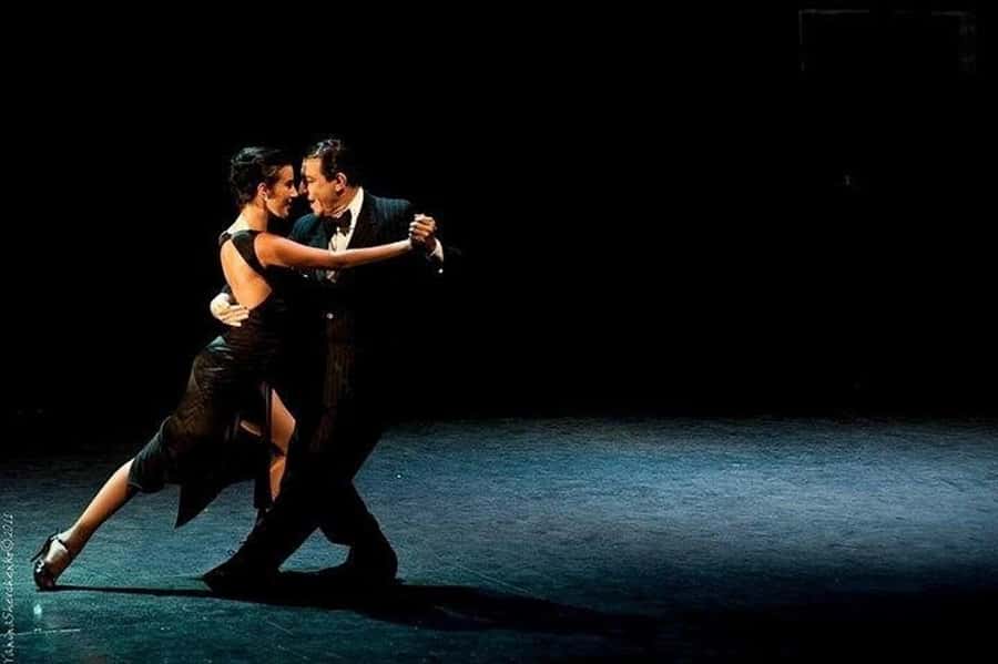 Buenos Aires: Cafe Los Angelitos Tango Show, Optional Dinner - Seating, views, and drink flow during a 90-minute to 3-hour night