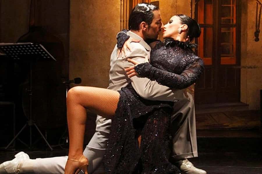 Buenos Aires: El Viejo Almacen Tango Show & optional Dinner - Inside the venue: how the historic room affects the night