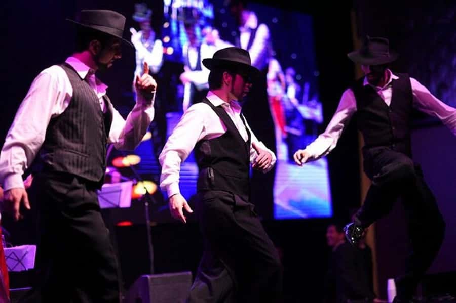 Buenos Aires: El Viejo Almacen Tango Show & optional Dinner - Drinks and pacing: how the included wine fits the evening