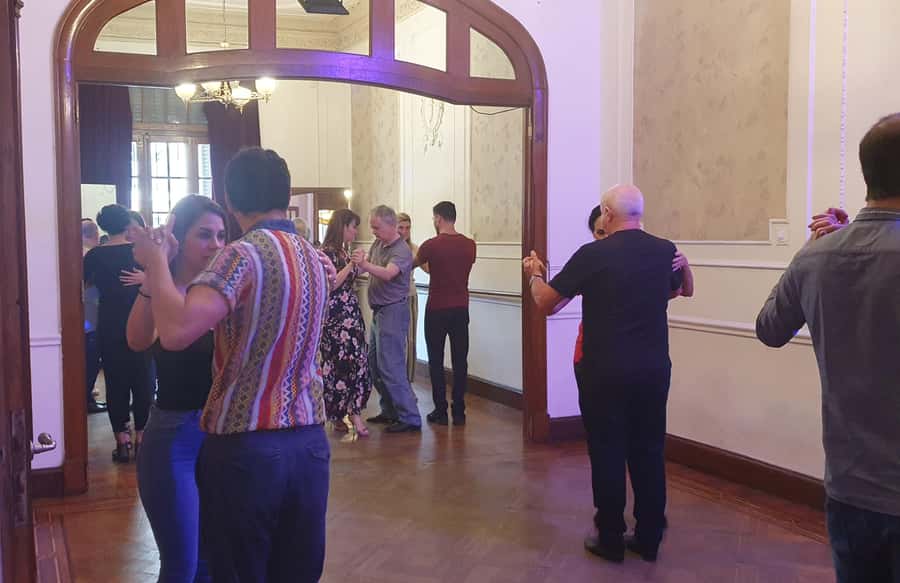 Buenos Aires: Group tango class with mate and snacks - Should you book this tango class with mate and snacks?