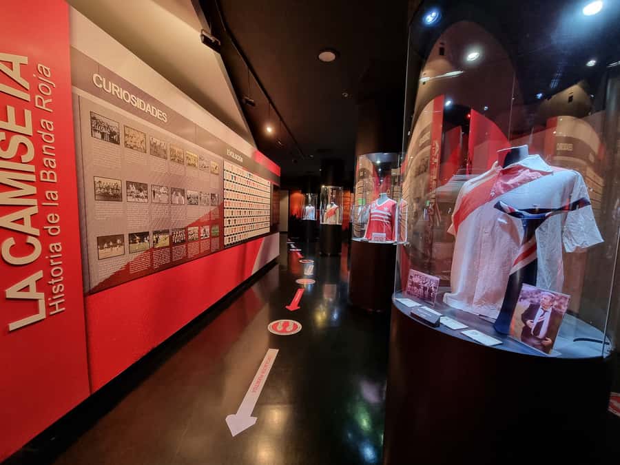 Buenos Aires: Hop-On Hop-Off Bus and Football Museums - Neighborhood Highlights You’ll Actually Notice from La Boca to Puerto Madero