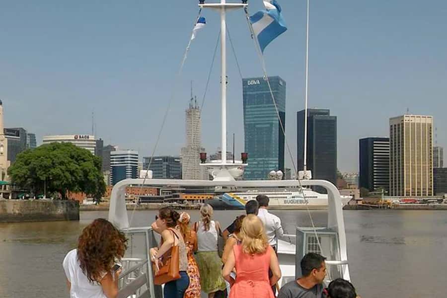 Buenos Aires: Navigation from Pto. Madero to La Boca - La Boca landing: Caminito area, photos, and free time