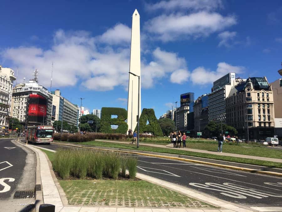 Buenos Aires Premium City Tour - Calle Caminito in La Boca: color, photos, and knowing what you’re walking into