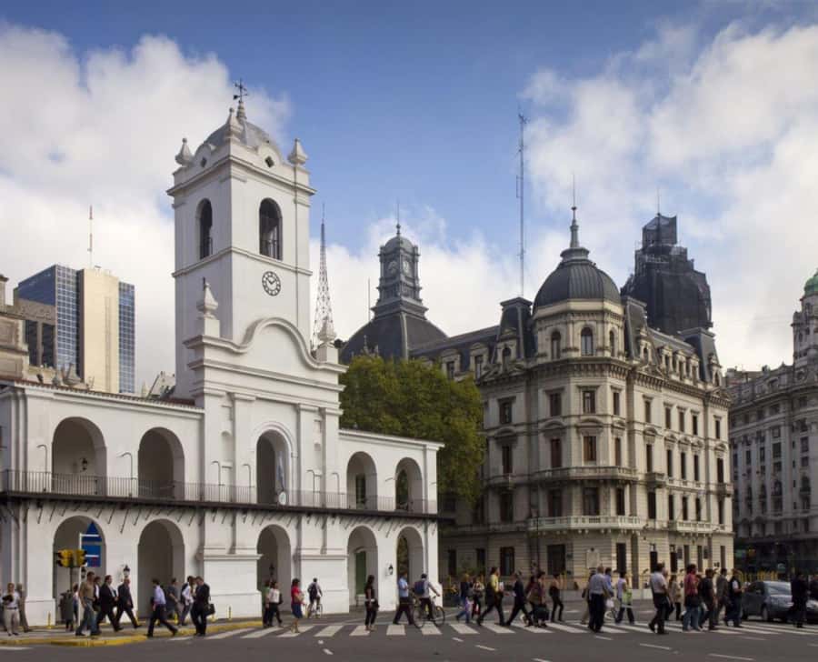 Buenos Aires Premium City Tour - San Telmo and Avenida Alvear: architecture swings from tight streets to grand avenues