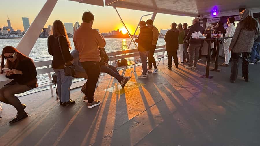 Buenos Aires: Puerto Madero Sunset Cruise with Open Bar - Meeting point and getting there: Cecilia Grierson 400