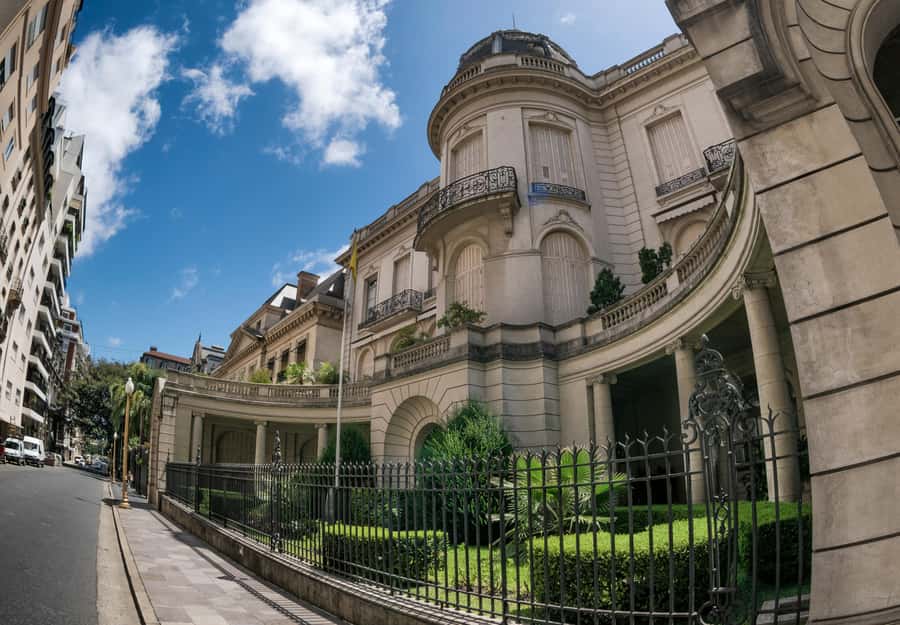 Buenos Aires: Recoleta and Retiro Tip Based Walking Tour - How long is 3 hours, and what pace should you expect?
