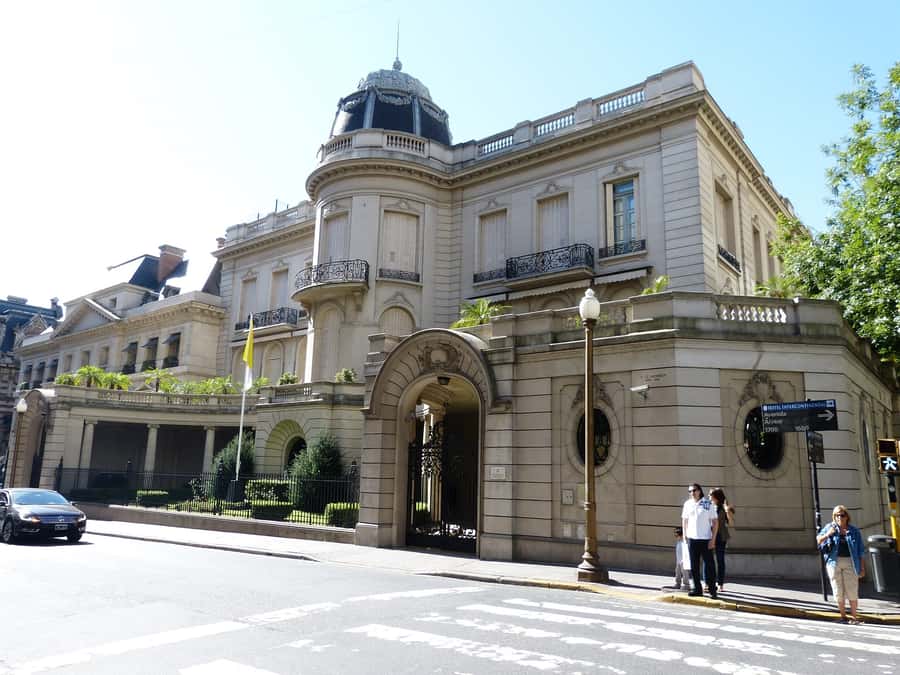 Buenos Aires: Recoleta Neighborhood Walking Tour - Museo Nacional de Bellas Artes: The Art Stop That Adds Authority