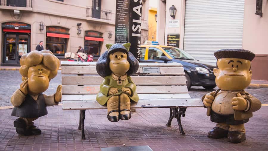 Buenos Aires: San Telmo and Market Guided Walking Tour - Group Size, Pace, and How the Guide Keeps You Together