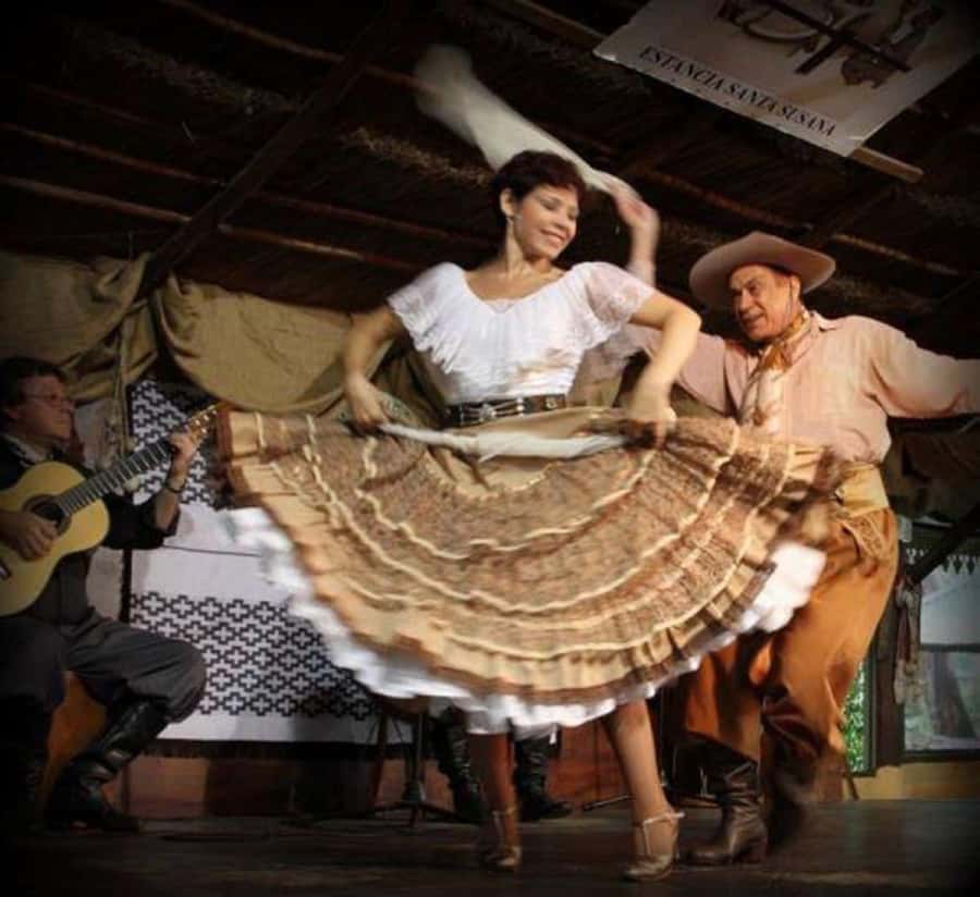 Buenos Aires: Santa Susana Ranch Day Tour, BBQ & Shows - Gaucho skills demonstrations and the big folklore show