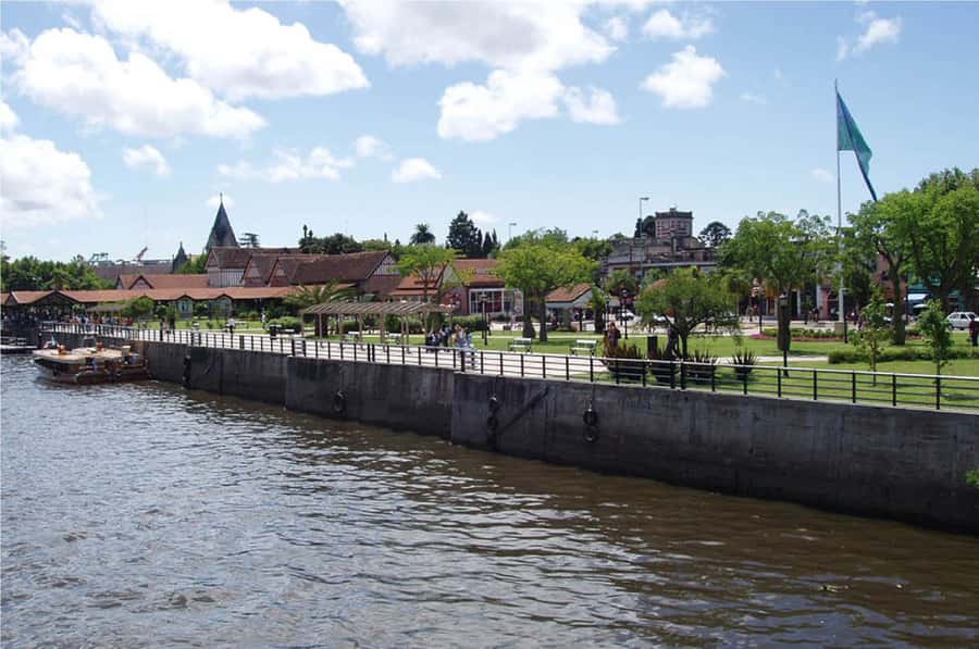 Buenos Aires: Tigre Premium with Boat Ride - The heart of the tour: five Paraná Delta rivers and island life