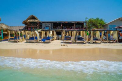 CARTAGENA: 4 islands by sport boat +oceanarium tickets - Getting from Cartagena: hotel pickup and the Centennial Park meeting point