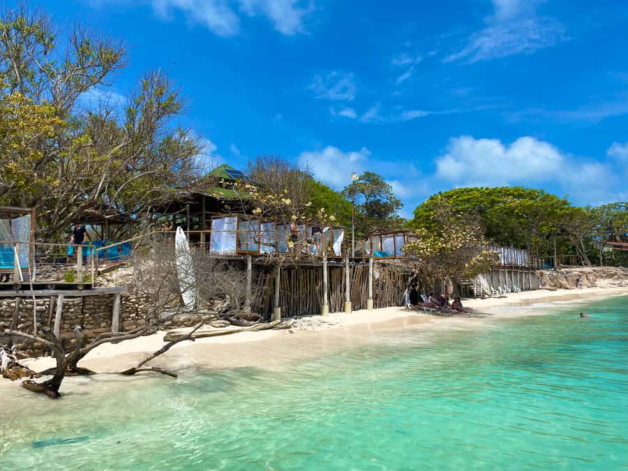Cartagena: 5-Island Trip by Boat with Lunch and Snorkeling - Isla de Cholón: Seafood Tasting and Party-Water Energy