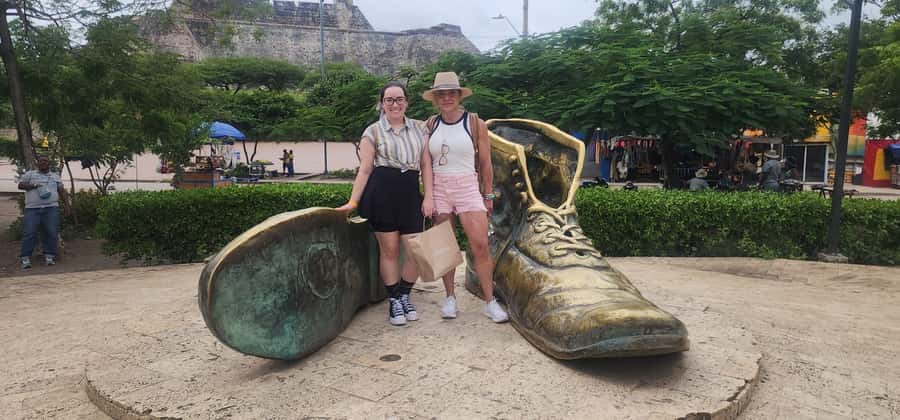 Cartagena: BILINGUAL CITYTOUR + SAN FELIPE CASTLE & Old city - Timing, heat, and group pace: how to avoid the common annoyances
