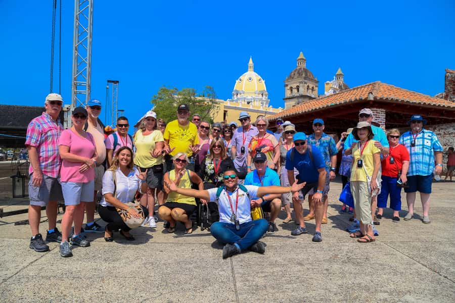 Cartagena: City Sightseeing Hop-On Hop-Off Bus Tour & Extras - Stop-by-Stop: Rafael Núñez House and the Walled City Gates