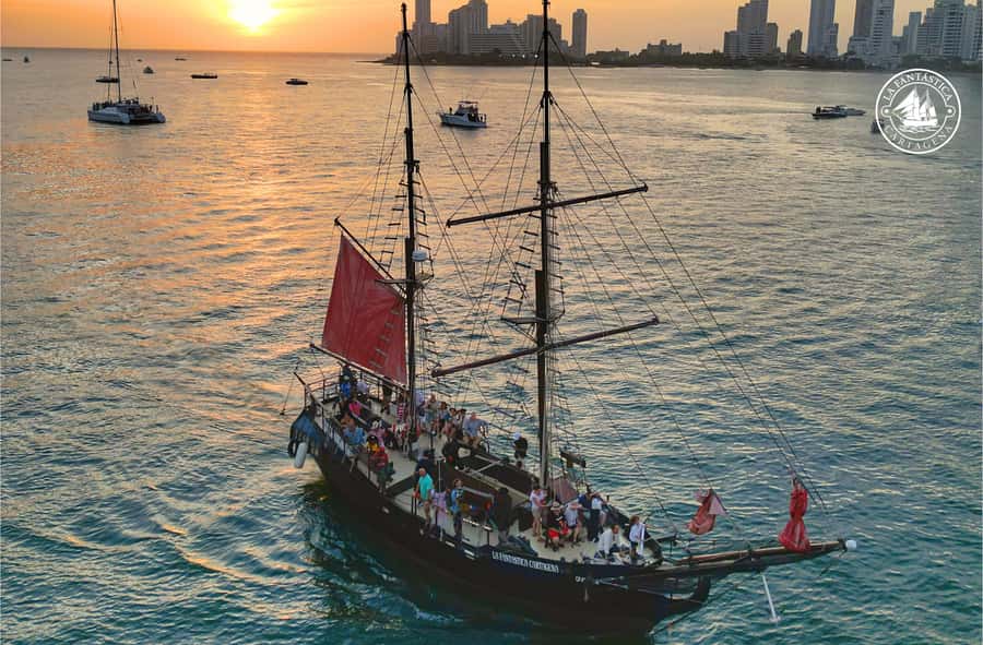 Cartagena, CO: Sunset Skyline Pirate Boat Tour with Drinks - Pegasus Pier Boarding: The Practical Part You Shouldn’t Skip