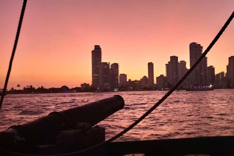 Cartagena, CO: Sunset Skyline Pirate Boat Tour with Drinks - Between Tierra Bomba and Bocagrande: The Captain’s Stories Meet the Water