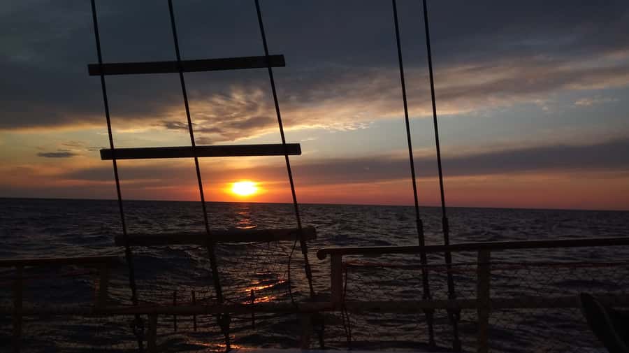 Cartagena, CO: Sunset Skyline Pirate Boat Tour with Drinks - Price and Value: How $50 Can Actually Make Sense