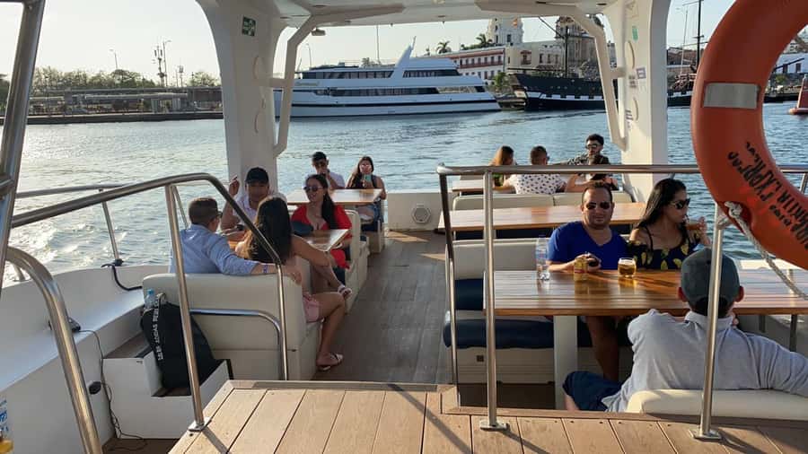 Cartagena: Cruise by the Bay with Dinner and Wine - The timing that keeps it smooth: board at 6:30, sail at 7:00