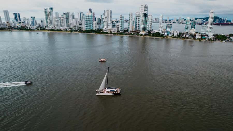 Cartagena de Indias: 2-Hour Sunset Cruise - Manga, Bocagrande, and the view when the air turns orange