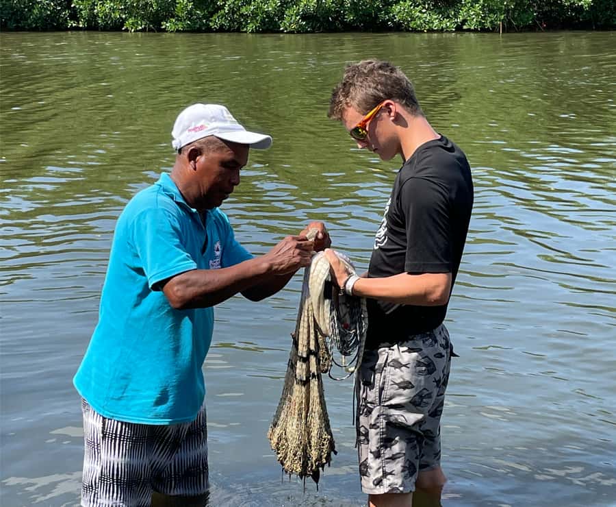 Cartagena Fishing, Crabbing, Birdwatching Experience + Lunch - Birdwatching in a real mangrove habitat: 300+ species on your route