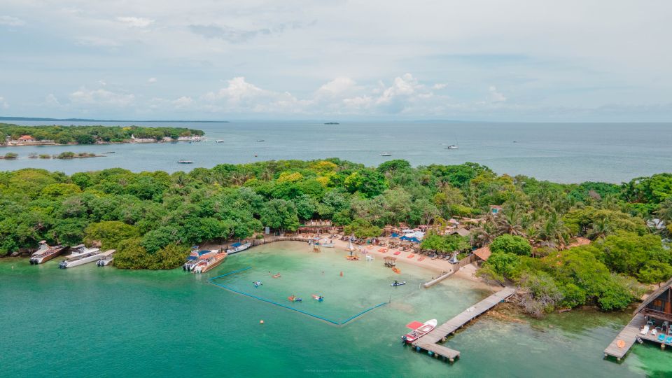 Cartagena: Islabela Islands Boat Trip with Lunch & Cocktail - What else you can pay for on the island