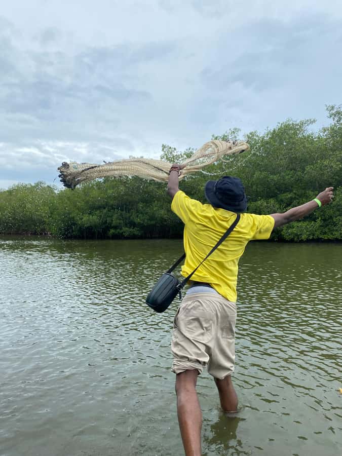 Cartagena: Mangrove Eco Tour & Fishing with Transportation - Learning traditional net and trap fishing the sustainable way
