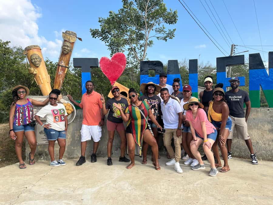 Cartagena: Palenque´s tour, dance show, lunch, pick-Up inclu - San Basilio de Palenque: museum time, photo breaks, and ancestral places