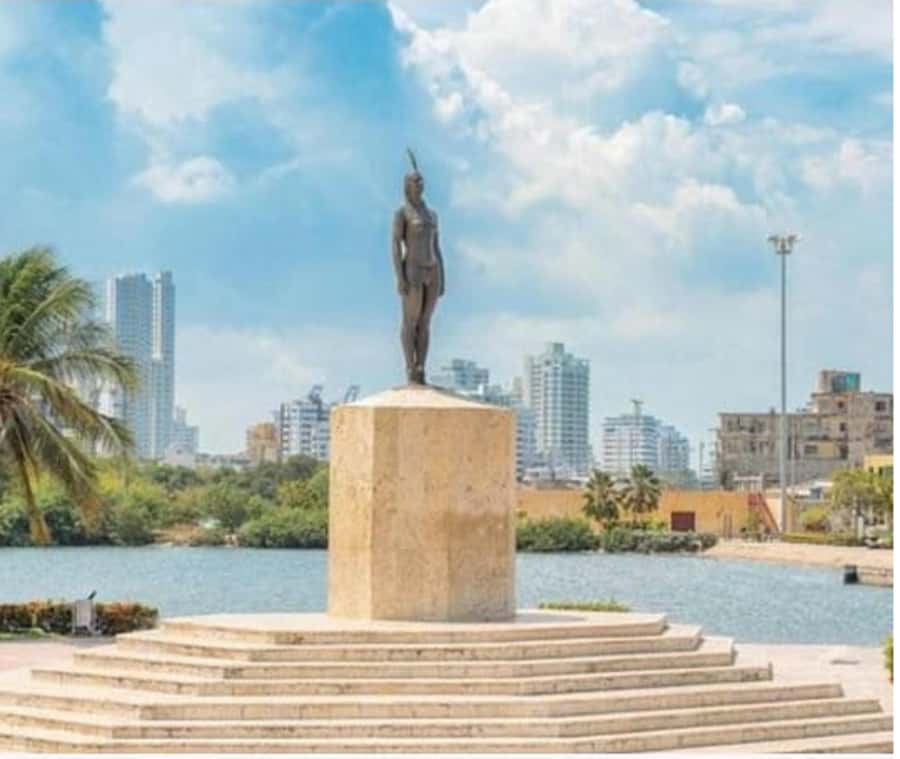 Cartagena: Panoramic City Tour, Monuments, Walls, Castle - Bahía de las Ánimas and Bahía de Manga: coast views without the long detour