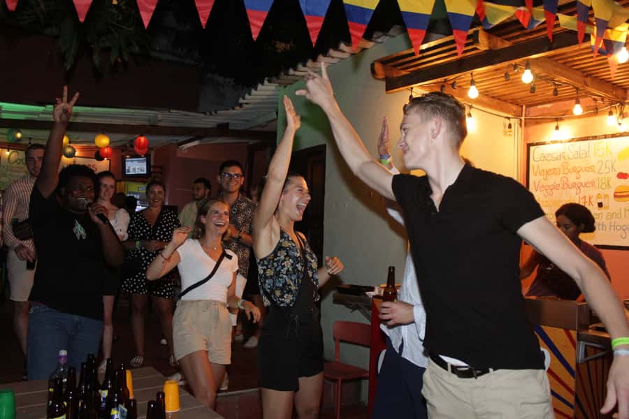 Cartagena: Pub Crawl with Dancing Lessons and Free Shots - A 6-Hour Game Plan: Your Stops by Day