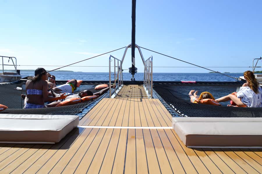 Cartagena: Rosario Islands Catamaran with Lunch and Snorkel - Lunch at Sea: Seafood or Vegetables, Salad Buffet, Dessert
