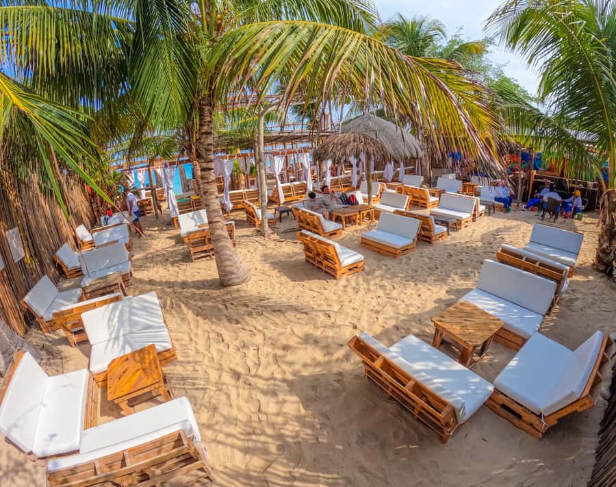 Cartagena: Rosario Islands Day Tour with Snorkel & Lunch - Playa Blanca on Baru Island: Lunch Choices, Shopping Stops, and Beach-Club Energy