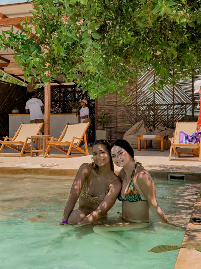 Cartagena: Rosario Islands Day Tour with Snorkel & Lunch - Guides and Crew: Why Names Like Jesús and John Wayne Keep Coming Up