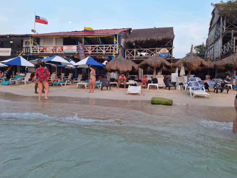 Cartagena: Rosario Islands, Playa Blanca, Baru - San Martín de Parajales and the oceanarium stop (about 45 minutes)