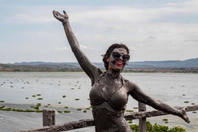 Cartagena: Totumo Mud Volcano Experience - Getting there and getting ready: old clothes and a plan for the climb