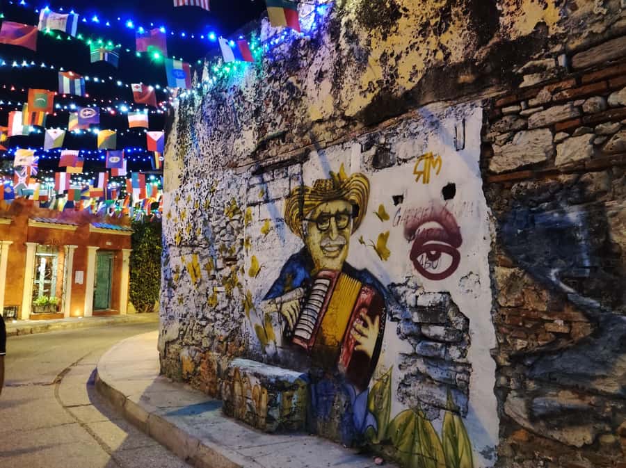 Cartagena: Walled City and Getsemani Shared Walking Tour - Timing and comfort: small choices that make the tour better