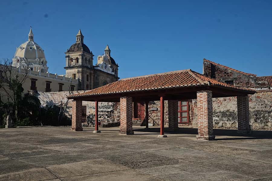 Cartagena: Walled City and Getsemani Shared Walking Tour - Why this Walled City + Getsemaní route makes sense
