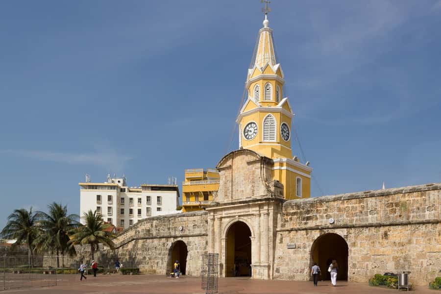 Cartagena: Walled City & Getsemani Private Tour - Getsemaní after the history: modern Cartagena in one neighborhood walk